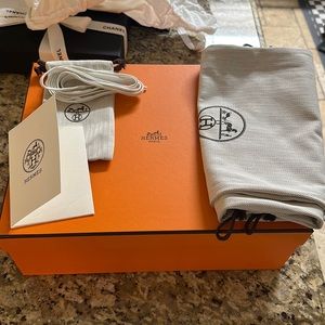 Hermes shoe box with dust bag shoe lace and receipt pocket